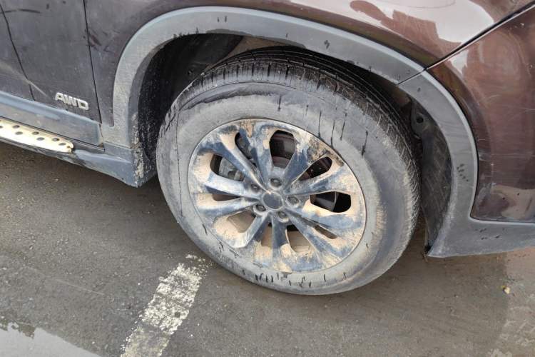 Used Kia Sorento 2013 2.2T 7-seat Diesel Comfort Edition Right Front Wheel Hub