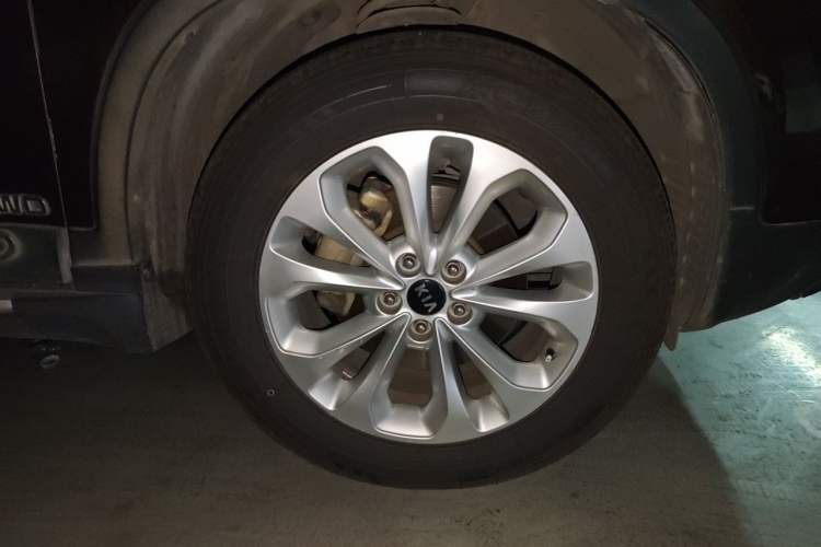 Used Kia Sorento 2013 2.4L 5-seat Gasoline Luxury Edition Right Front Wheel Hub