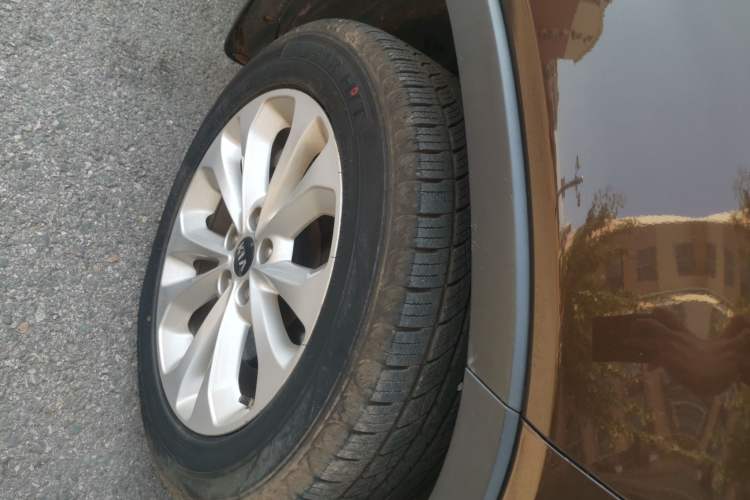 Used Kia Sorento 2013 2.2T 5-Seater Diesel Luxury Edition Right Front Wheel Hub