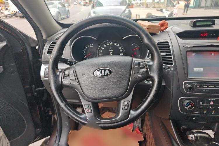 Used Kia Sorento 2013 2.4L 7-Seater Gasoline Luxury Version China IV Standard Steering Wheel
