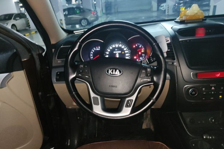 Used Kia Sorento 2013 2.4L 7-Seater Gasoline Comfort Version China IV Standard Steering Wheel