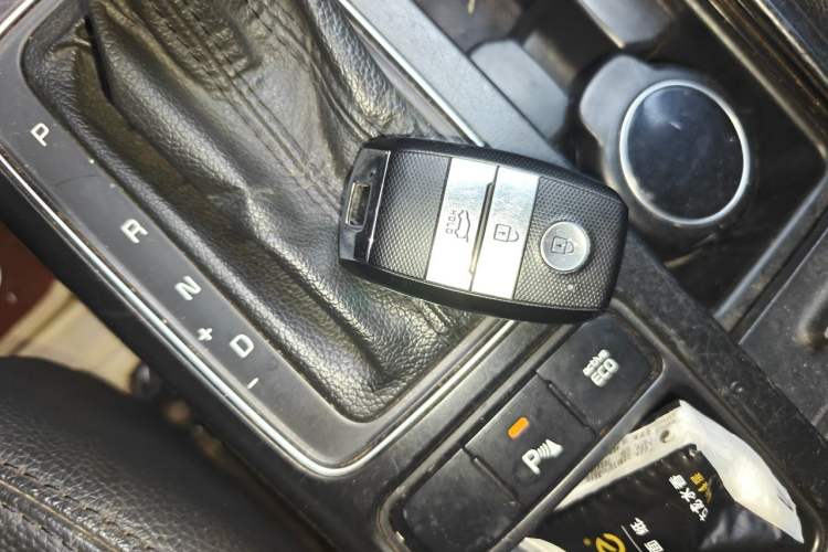 Used Kia Sorento 2013 2.2T 5-Seater Diesel Supreme Edition Vehicle Key