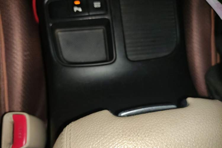 Used Kia Sorento 2013 2.4L 7-Seater Gasoline Comfort Version China IV Standard Vehicle Key