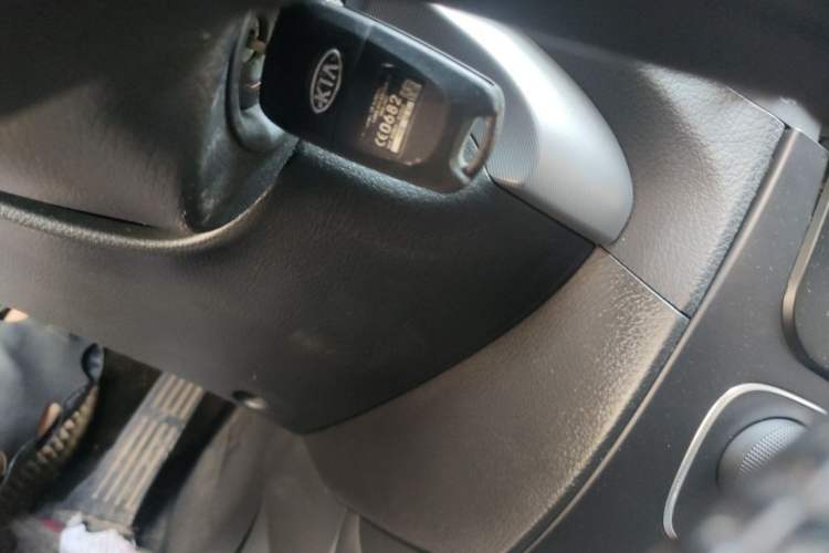 Used Kia Sorento 2013 2.4L 5-Seater Gasoline Comfort Edition Vehicle Key