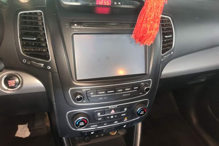 Used Kia Sorento 2013 2.4L 5-seat Gasoline Luxury Edition Audio And AC Panel