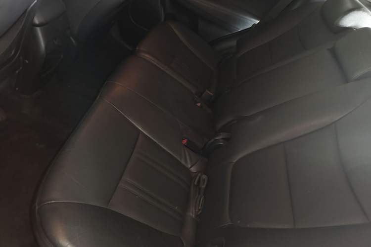 Used Kia Sorento 2013 2.4L 5-seat Gasoline Luxury Edition Left Rear Seat