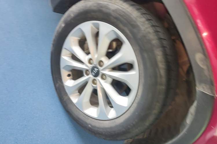 Used Kia Sorento 2013 2.4L 5-seat Gasoline Luxury Edition Right Front Wheel Hub