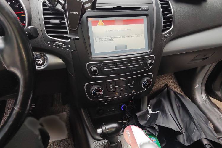 Used Kia Sorento 2013 2.2T 7-seat Diesel Luxury Edition Audio And AC Panel