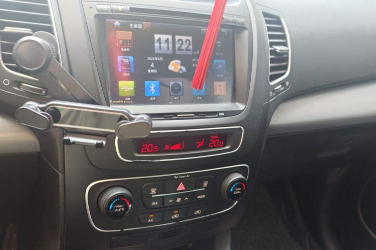 Used Kia Sorento 2013 2.4L 5-Seater Gasoline Comfort Version China IV Standard Audio And AC Panel
