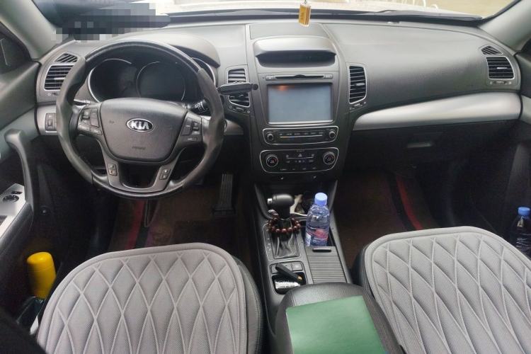 Used Kia Sorento 2013 2.4L 7-Seater Gasoline Luxury Version China IV Standard Center Console