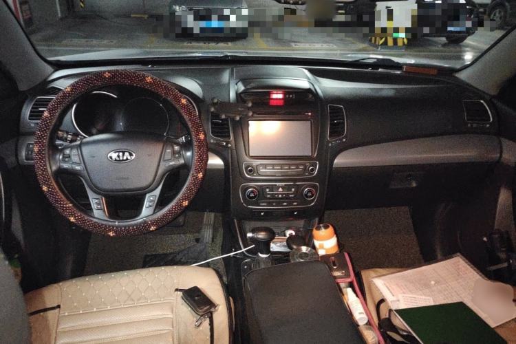 Used Kia Sorento 2013 2.4L 7-seat Gasoline Luxury Edition Center Console