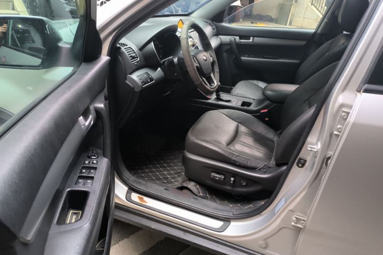 Used Kia Sorento 2013 2.2T 7-seat Diesel Luxury Edition Driver Seat