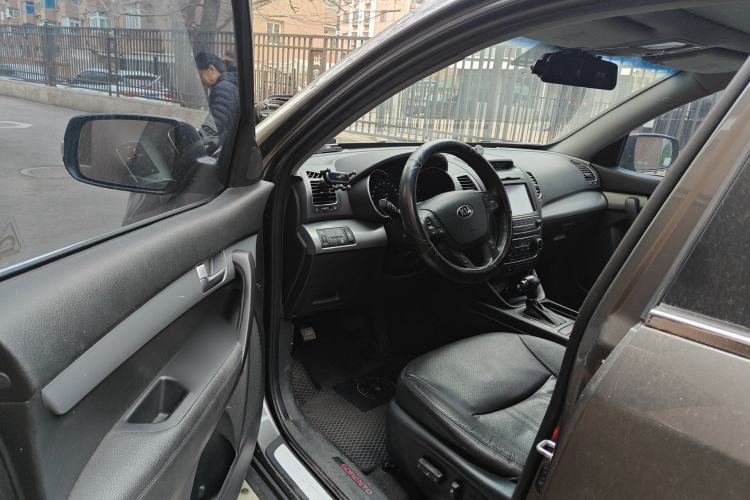 Used Kia Sorento 2013 2.4L 5-seat Gasoline Luxury Edition Driver Seat