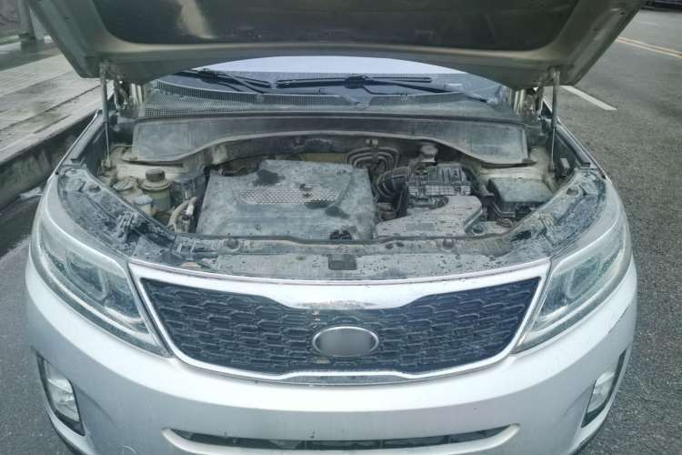 Used Kia Sorento 2013 2.2T 7-seat Diesel Luxury Edition Engine Bay