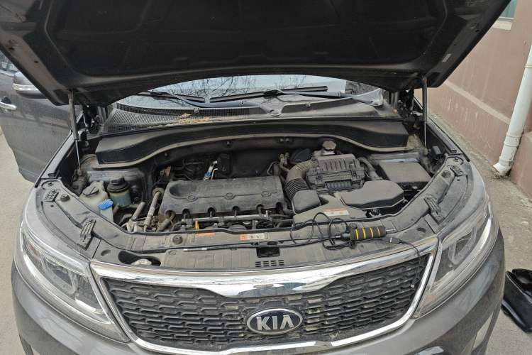 Used Kia Sorento 2013 2.4L 5-seat Gasoline Luxury Edition Engine Bay