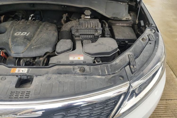 Used Kia Sorento 2013 2.4L 7-Seater Gasoline Luxury Version China IV Standard Engine Bay Left