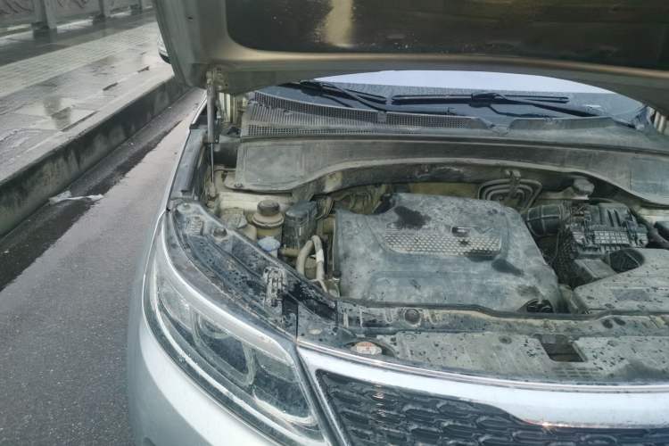 Used Kia Sorento 2013 2.2T 7-seat Diesel Luxury Edition Engine Bay Right