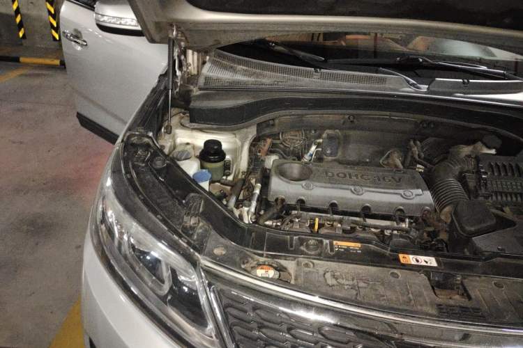 Used Kia Sorento 2013 2.4L 7-seat Gasoline Luxury Edition Engine Bay Right