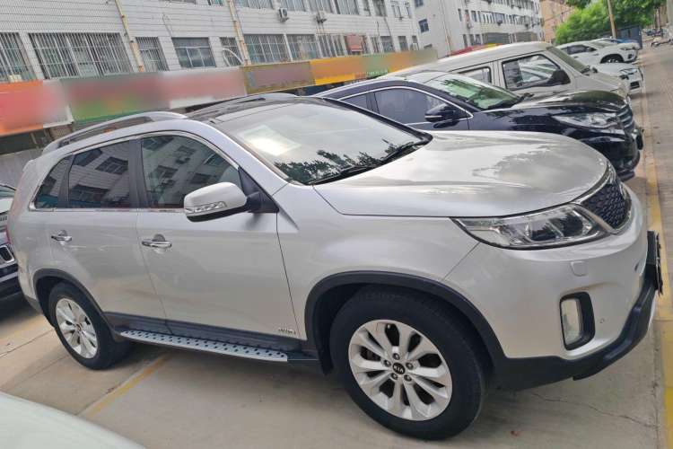 Used Kia Sorento 2013 2.4L 5-Seater Gasoline Supreme Edition Exterior 2