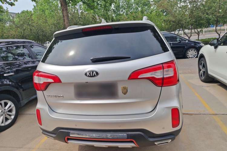 Used Kia Sorento 2013 2.4L 5-Seater Gasoline Supreme Edition Exterior 4