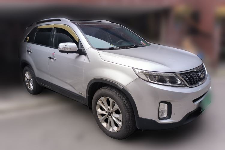 Used Kia Sorento 2013 2.2T 7-seat Diesel Luxury Edition Front Right 45 Deg