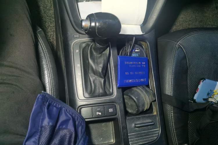 Used Kia Sorento 2013 2.2T 7-seat Diesel Luxury Edition Gear Lever