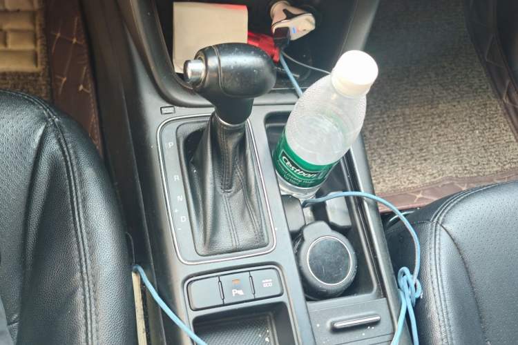 Used Kia Sorento 2013 2.4L 5-Seater Gasoline Comfort Version China IV Standard Gear Lever