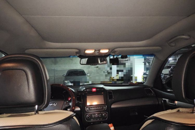 Used Kia Sorento 2013 2.4L 7-seat Gasoline Luxury Edition Headliner