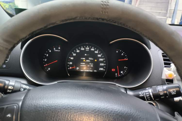 Used Kia Sorento 2013 2.2T 7-seat Diesel Luxury Edition Instrument Cluster