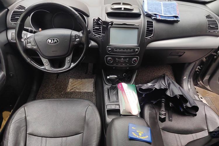 Used Kia Sorento 2013 2.2T 7-seat Diesel Luxury Edition Interior 2