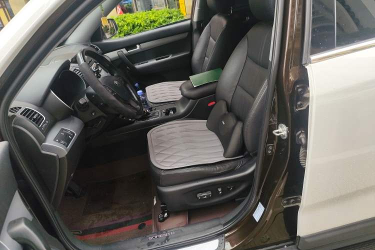 Used Kia Sorento 2013 2.4L 7-Seater Gasoline Luxury Version China IV Standard Left Front Seat