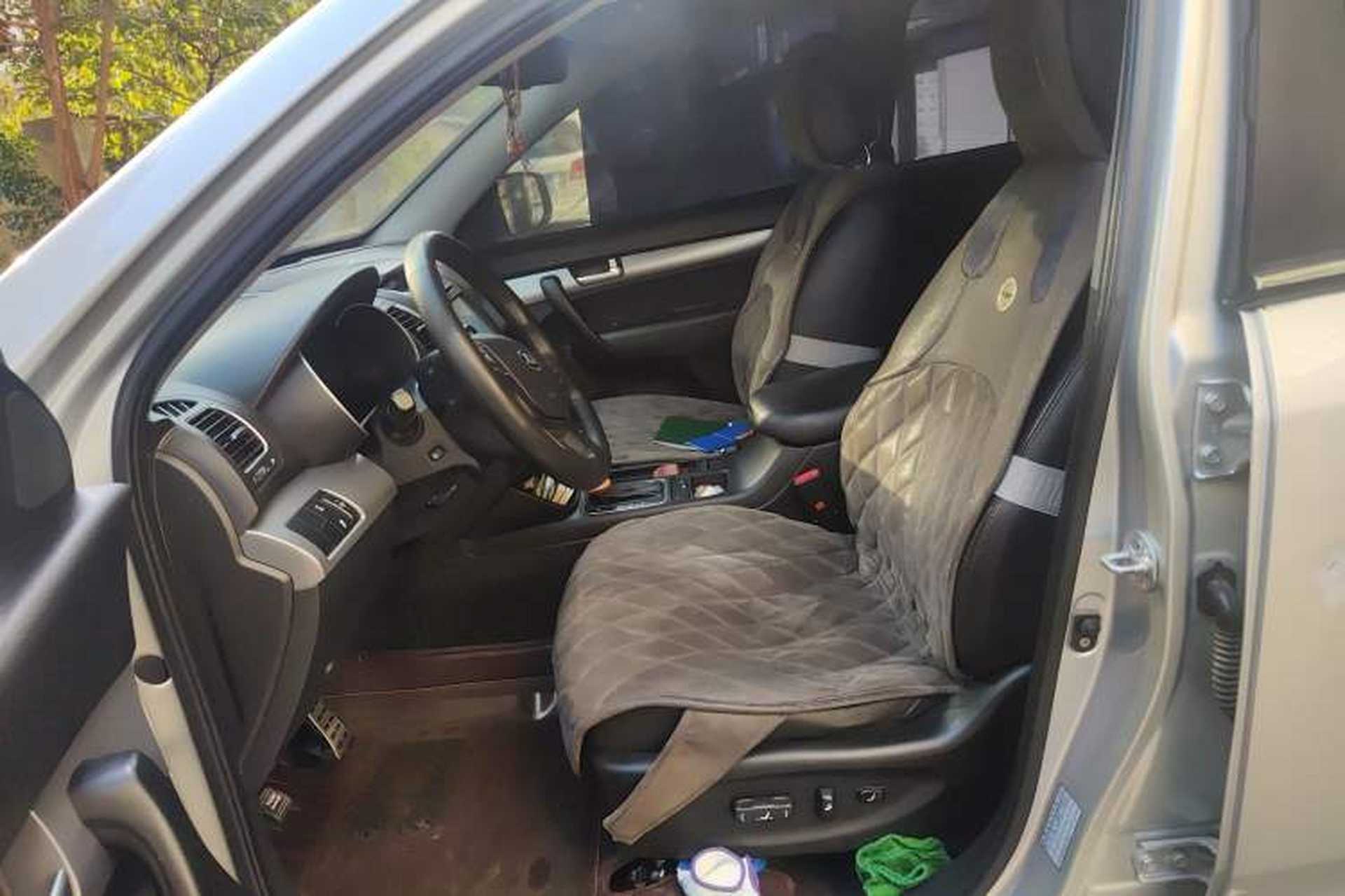 Used Kia Sorento 2013 2.2T 7-Seater Diesel Supreme Edition Left Front Seat