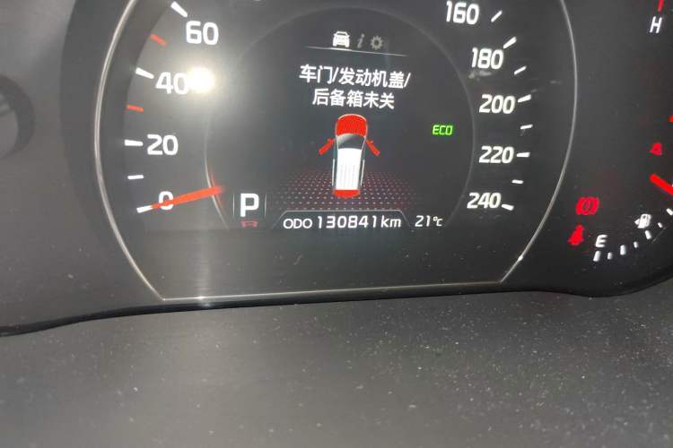 Used Kia Sorento 2013 2.2T 7-seat Diesel Luxury Edition Odometer Close Up