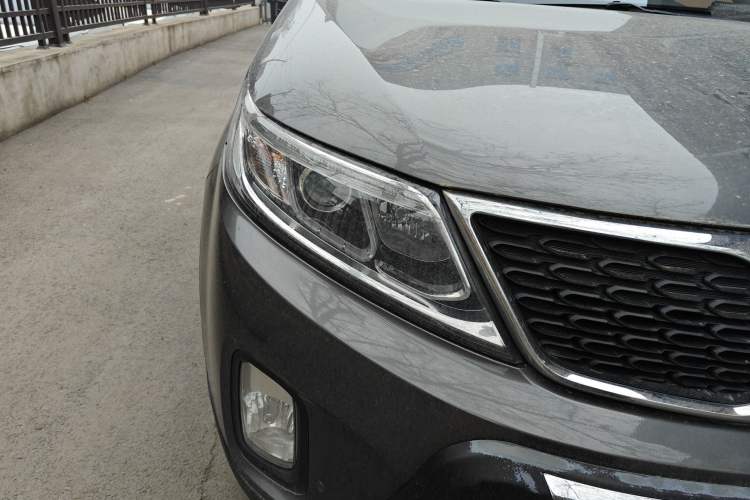 Used Kia Sorento 2013 2.4L 5-seat Gasoline Luxury Edition Right Front Headlight