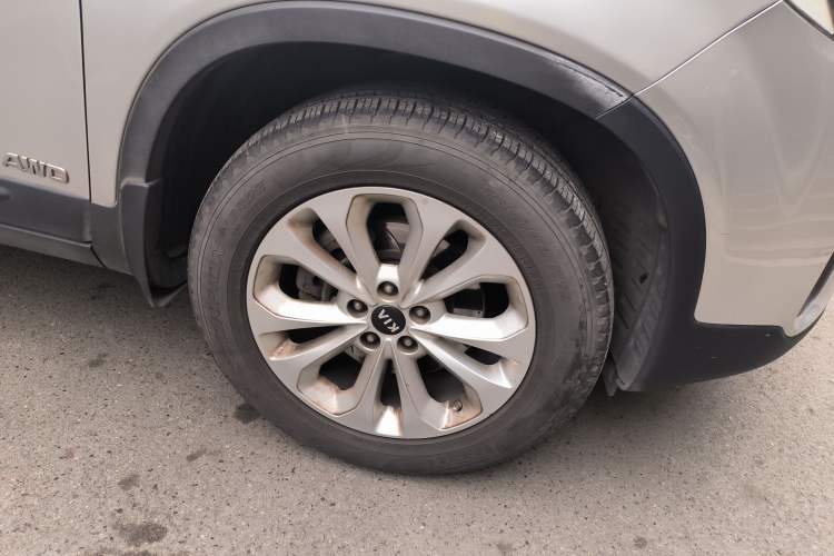 Used Kia Sorento 2013 2.2T 7-seat Diesel Luxury Edition Right Front Wheel Hub