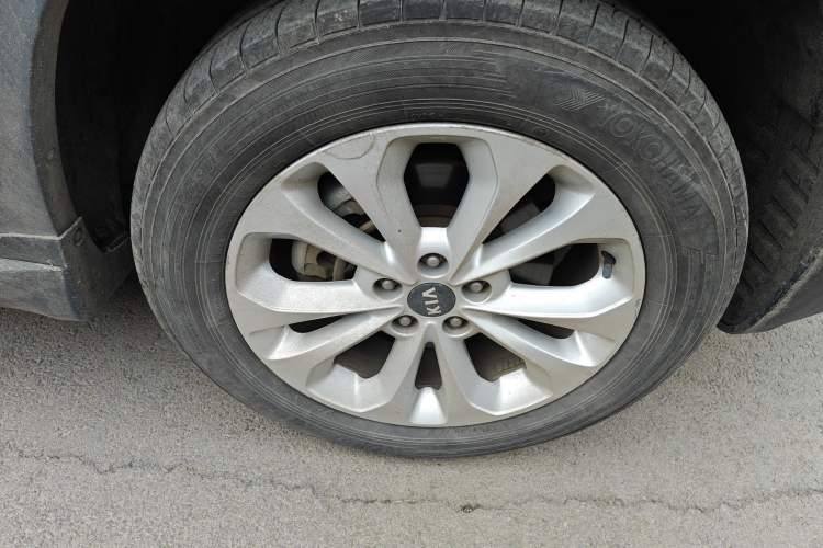Used Kia Sorento 2013 2.4L 5-seat Gasoline Luxury Edition Right Front Wheel Hub