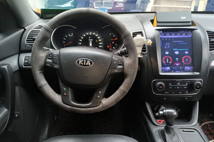 Used Kia Sorento 2013 2.2T 7-seat Diesel Luxury Edition Steering Wheel