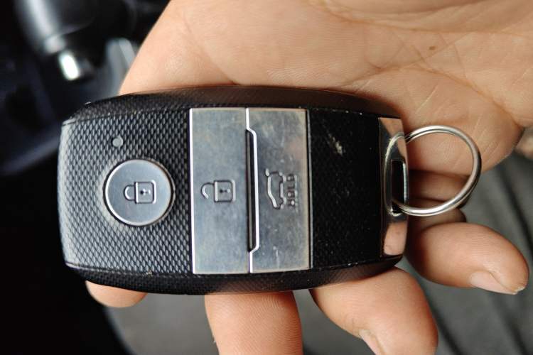 Used Kia Sorento 2013 2.4L 5-seat Gasoline Luxury Edition Vehicle Key