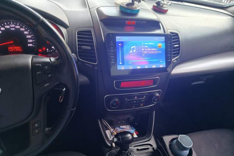 Used Kia Sorento 2013 2.2T 7-seat Diesel Comfort Edition Audio And AC Panel