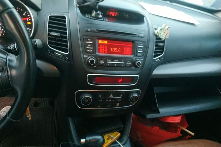 Used Kia Sorento 2013 2.2T 7-seat Diesel Comfort Edition Audio And AC Panel