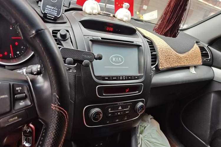 Used Kia Sorento 2013 2.2T 5-Seater Diesel Comfort Edition Audio And AC Panel