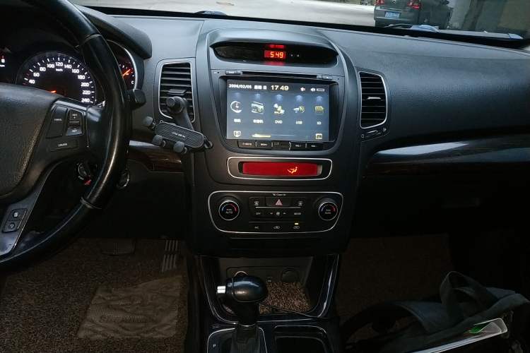 Used Kia Sorento 2013 2.4L 7-seat Gasoline Comfort Edition Audio And AC Panel