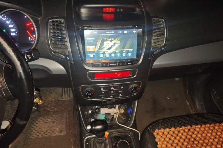 Used Kia Sorento 2013 2.2T 7-seat Diesel Comfort Edition Audio And AC Panel
