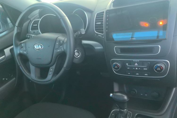 Used Kia Sorento 2013 2.4L 5-Seater Gasoline Comfort Version China IV Standard Audio And AC Panel