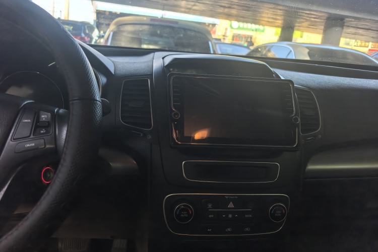 Used Kia Sorento 2013 2.4L 7-Seater Gasoline Comfort Version China IV Standard Audio And AC Panel