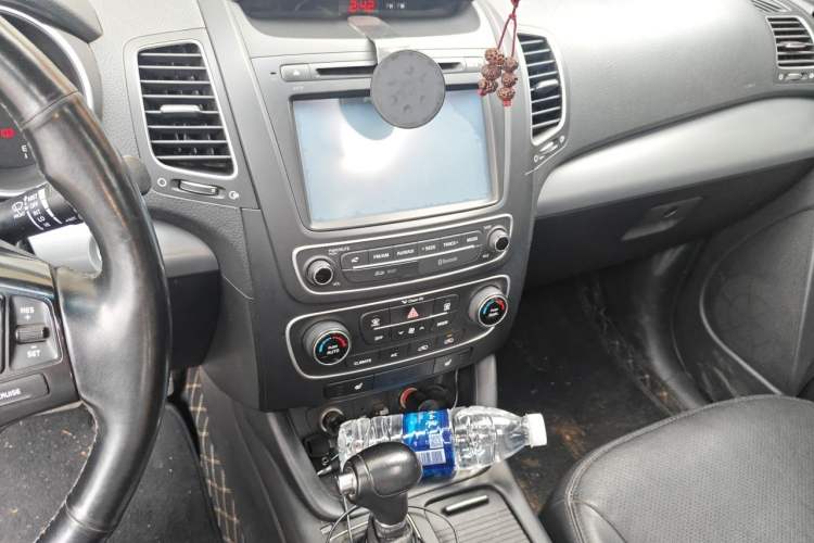 Used Kia Sorento 2013 2.2T 7-seat Diesel Luxury Edition Audio And AC Panel