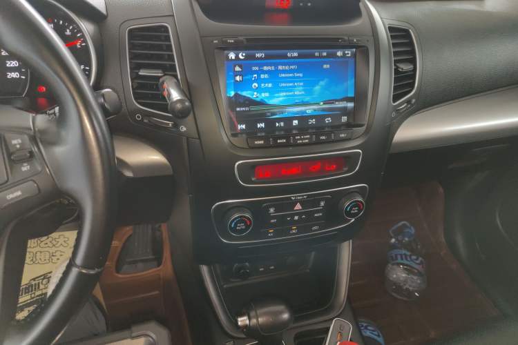 Used Kia Sorento 2013 2.4L 5-Seater Gasoline Comfort Edition Audio And AC Panel