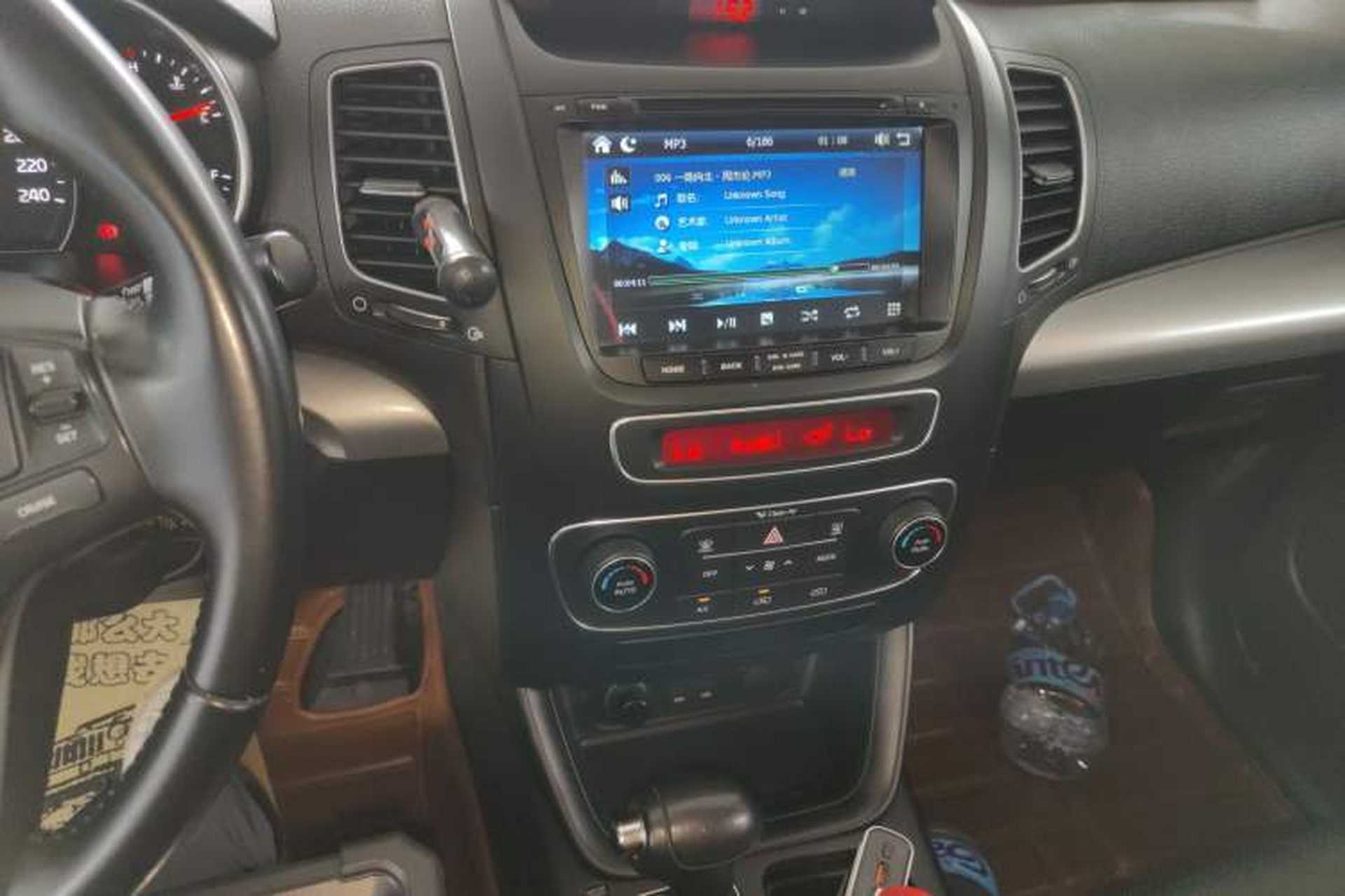 Used Kia Sorento 2013 2.4L 5-Seater Gasoline Comfort Edition Audio And AC Panel