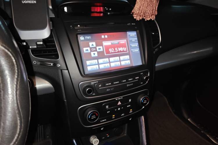 Used Kia Sorento 2013 2.2T 5-Seater Diesel Luxury Edition Audio And AC Panel