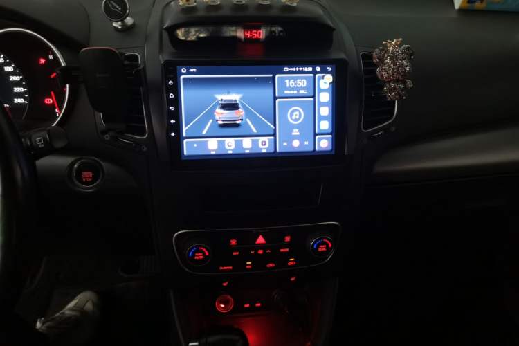 Used Kia Sorento 2013 2.4L 7-seat Gasoline Luxury Edition Audio And AC Panel